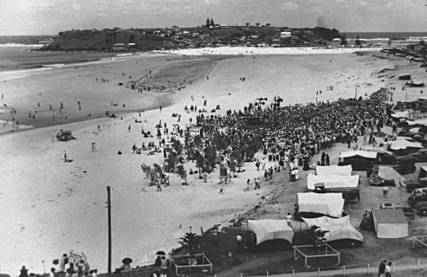 Radio 4BC broadcasting day at Coolangatta Beach December 1936 Photographer unknown