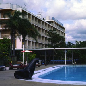 Broadbeach International Hotel, formerly known as Lennons Broadbeach, poolside with seal fountain, Queensland, circa 1985 Walter Deas photographer