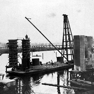 Construction of the Coomera River Bridge, Queensland, circa 1928 Photographer unknown