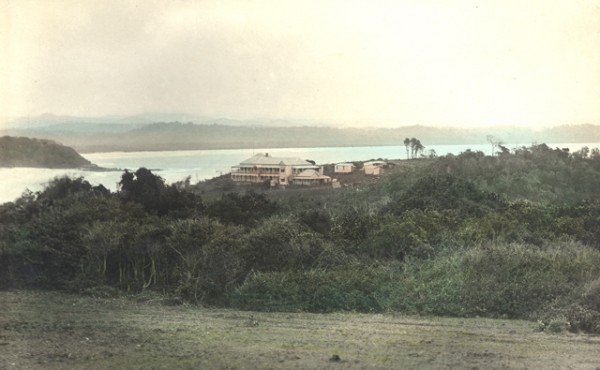 Greenmount Guesthouse and Greenmount Hill, Coolangatta, Queensland, looking north west towards Kirra headland and Bilinga, circa 1904 Photographer unknown Image number LS-LSP-CD1013-IMG003