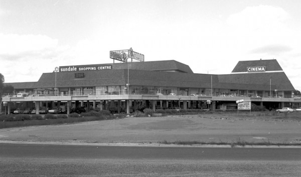 Sundale Shopping Centre 1972 Bob Avery photographer